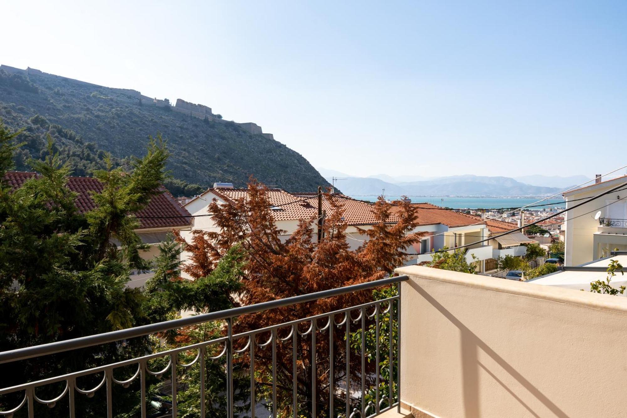 Aerinon Guesthouse Нафплион Экстерьер фото